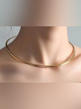 Minimalist Gold Collar Necklace - Women Jewelry